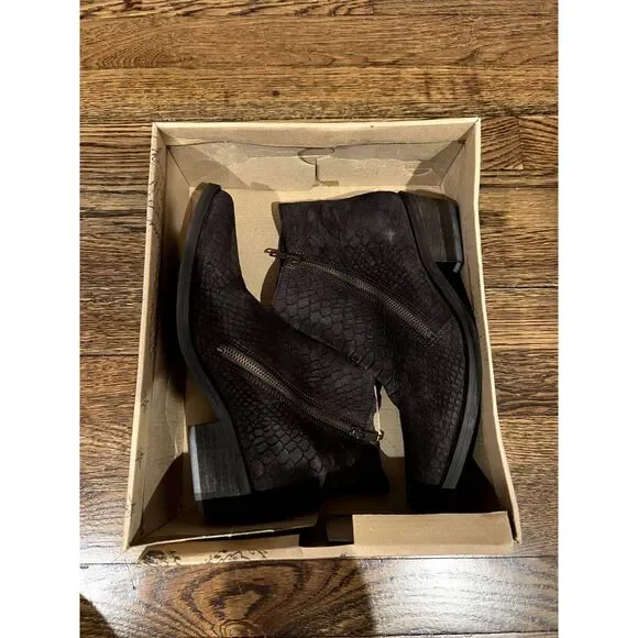 NIB Free People Crossings Western Snake Embossed Ankle Boot in Taupe 7 - Picture 10 of 10